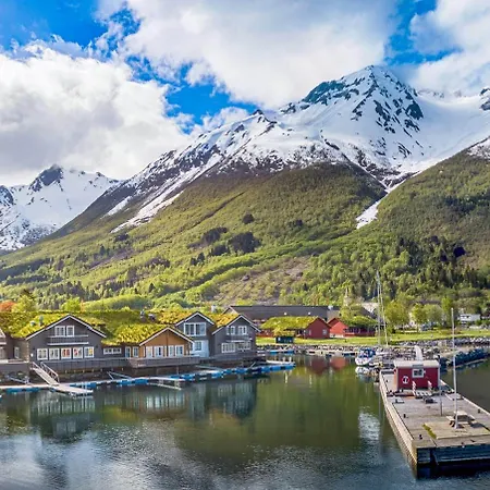 Sagafjord - By Classic Norway מלון 4*