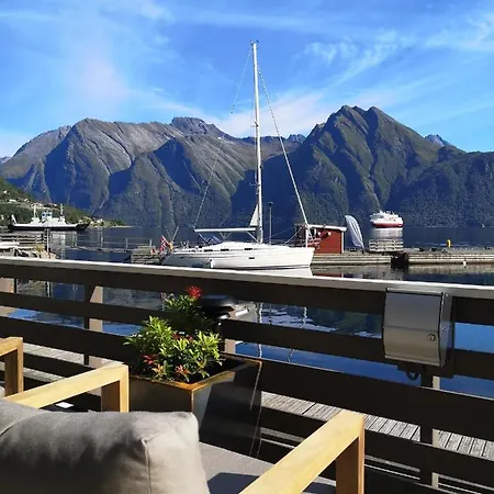 酒店 Sagafjord - By Classic Norway Sæbø